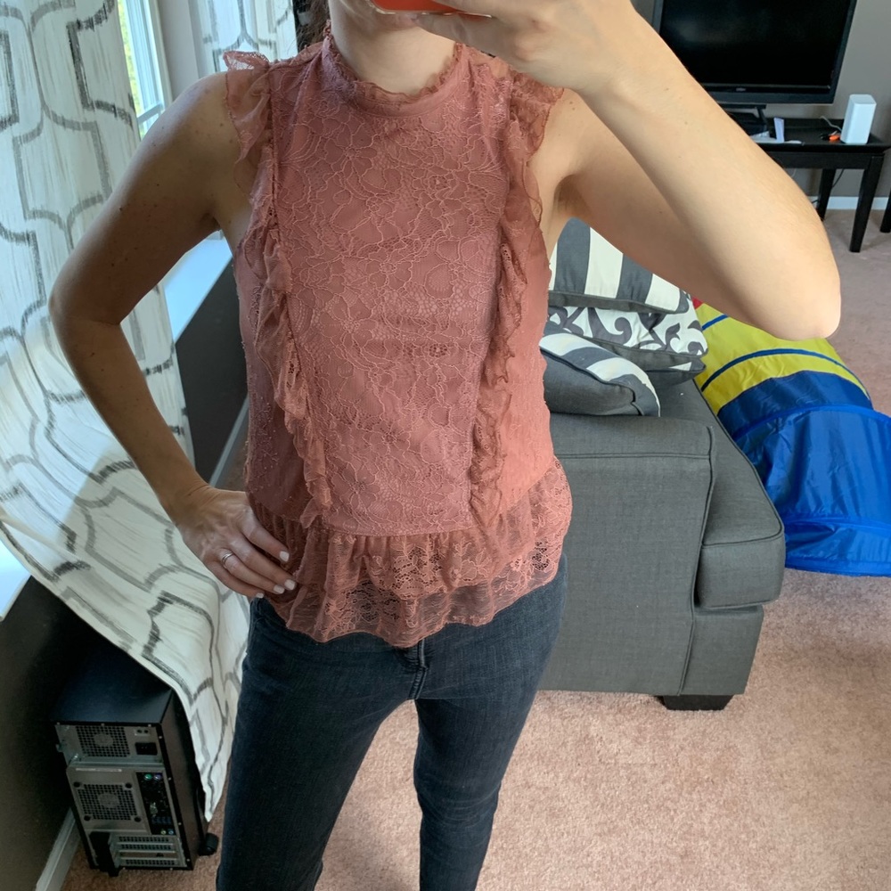 EUC SLEEVELESS LACE EXPRESS TOP XS